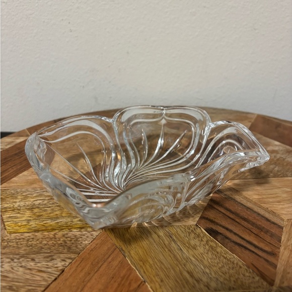 Mikasa Flores Clear Glass Trinket Dish | Swirled Catchall | Jewelry Bowl - Picture 2 of 10